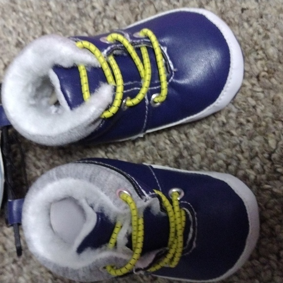 NWT Xertia Infant Boy Sneakers size 2 - Picture 2 of 9